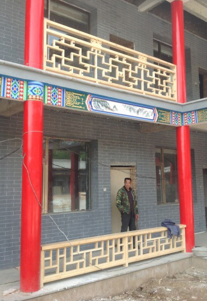 家装  仿古镂空楼梯凭栏.jpg